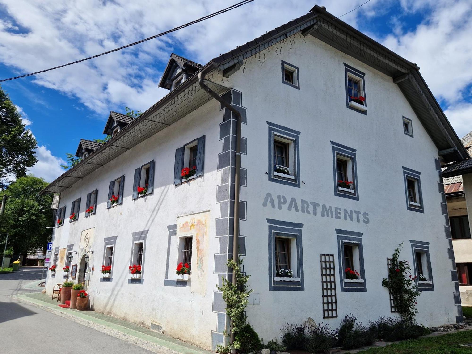Apartments Belopeski Dvori Kranjska Gora Luaran gambar